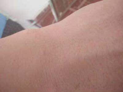 啊啊啊啊效果非常好 说真的长这么大第一次用脱毛产品以前怕疼都不敢乱用夏天也不敢穿背心出去浪 妈妈再也不用担心我的腋毛没有处理喽，也庆幸没乱用其他的产品遇见了这款脱毛膏 简直夏天必备神器 爱死了 超级好用效果棒棒 用完皮肤滑滑的