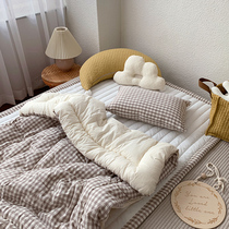 Korean baby with cotton plaid is warm but not pressed