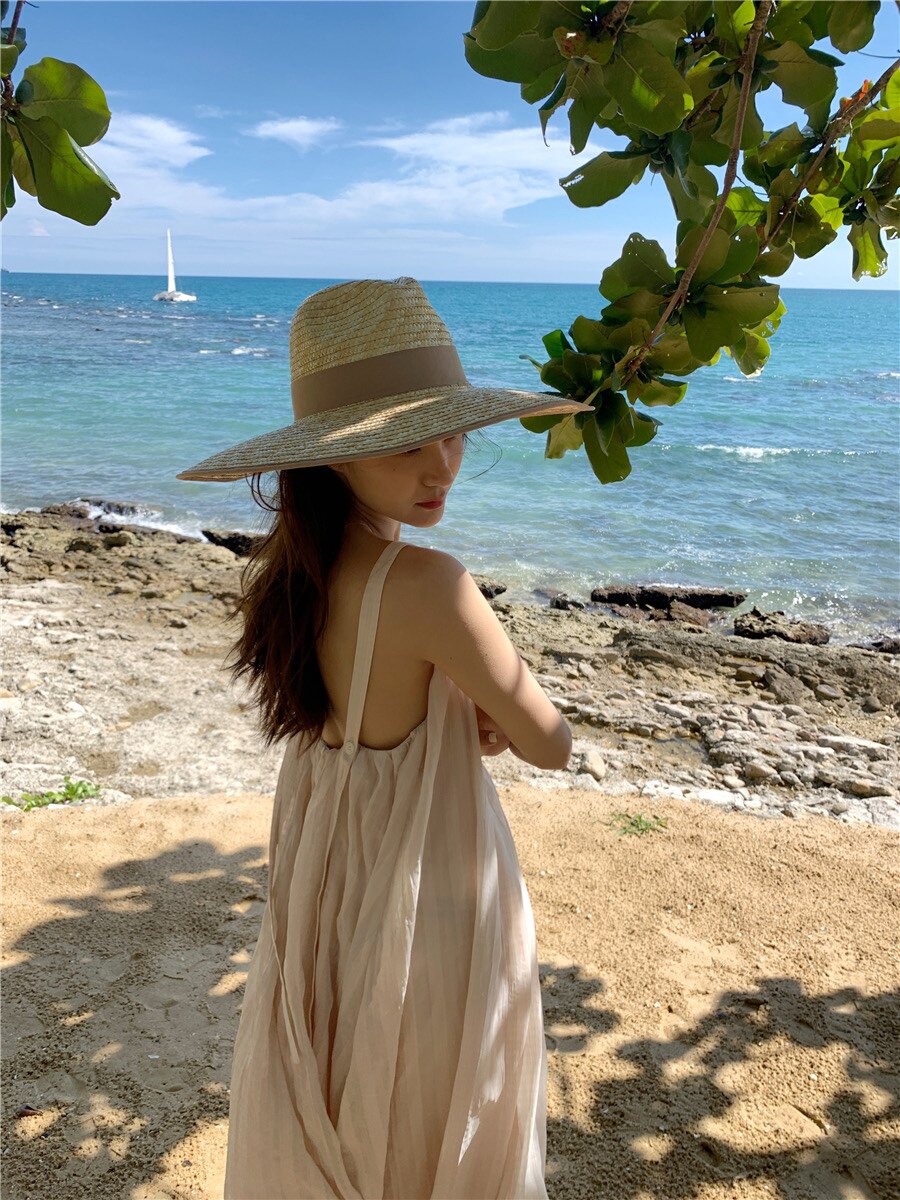 2021夏季新款裸粉吊带仙女裙法式v领夏天露背连衣裙