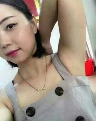 脱的挺干净的，已经都这么久了还是没有长毛出来，涂抹脱毛膏大约十几分钟后凉凉的然后就用送的刮板轻轻的反向的刮，马上就刮掉后，脱的很干净后用清水洗掉，涂抹上舒缓水，味道也不难闻，皮肤也变得光滑细腻了。以后穿性感的泳衣没什么好担心的了，&nbsp;真的是物有所值,非常的满意。