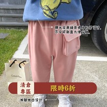 Girls plus velvet sweatpants keep warm and wild