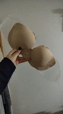 好用，俯下身子比较好带，说是侧面的贴可以洗完重复使用，试了一下洗了之后不会有刚开始那么黏，但是还可以，好评