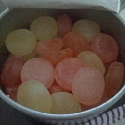 自从注册了淘宝、天猫、一直就不在意淘宝币和积分怎么用，后来知道了评论的重要性，晒图的重要性，还有晒视频！家里的东西大多都是在电商购买的，以来不用出门瞎逛，而来还能免去出门的后续琐事。真的天猫超市让我越来越懒，可是有什么办法呢，天猫的东西那么好，日期很新鲜，质量有保障，物流配送快捷，买生活用品假货风险很低，买大品牌比实体店折扣低，还送购物券和津贴，对我们真是太用心了。以前都没有认真评价过，以后需要还会回顾的。