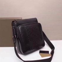 Genuine leather woven casual mens single shoulder bag 2022 new European and American casual headlining Bull Leather Fashion Business Sloped Satchel