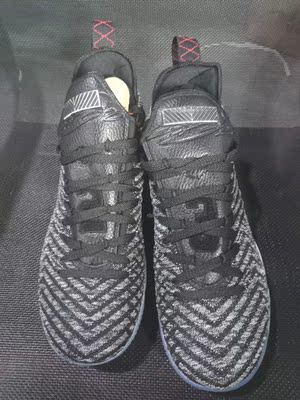 不错，穿着很舒服，这天气穿着暖和，很满意的，看看穿久会不会开胶，质量好的话后期会关注店铺。。。