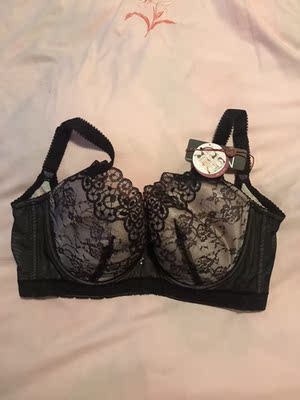 这已经不知道是我买的第几件了，一如既往的喜欢！