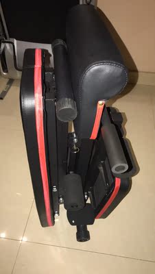 摺叠起来很小巧，也很实在，好评！