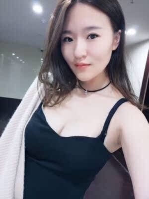 东西收到啦，很满意了，买之前和客服沟通了好久，咨询了很多，最后下单了，宝贝发回来后，就超级满意了，宝贝质量也好，而且很好用，聚拢效果好的哦，穿上特别舒服，而且很牢固不会掉，已经穿上了哦，摸上去特别的舒服，而且也非常的厚实，还有放胸贴的收纳盒，方便收纳。当然啦！这只是个人的建议，整体来说宝贝非常好。