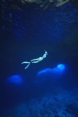 只穿过一次，我腰部有肉不好看，转咸鱼：萧妹gjy，只要50块诚意出！