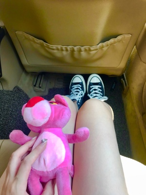 好看不磨脚，气质