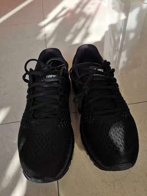 真的是物有所值啊!袜子,啥的都给了,果断把专卖店的退了,爸爸穿着很满意! 真的是物有所值啊!袜子,啥的都给了,果断把专卖店的退了,爸爸穿着很满意!