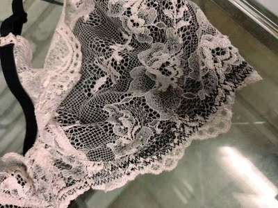 第二次购买了,质量确实不错,和第一次买的一样。大品牌还是值得信赖的。穿上很性感,颜色也很漂亮,老公说这家的内衣最适合我穿 第二次购买了,质量确实不错,和第一次买的一样。大品牌还是值得信赖的。穿上很性感,颜色也很漂亮,老公说这家的内衣最适合我穿