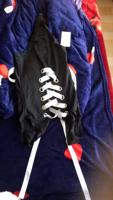 很舒服的布料!不是我不想上身试!实在是太冷了~条件不允许啊!性感又可爱…… 很舒服的布料!不是我不想上身试!实在是太冷了~条件不允许啊!性感又可爱……