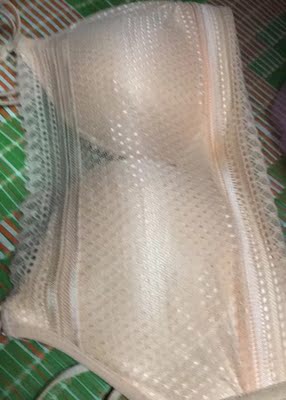 肤色和黑色百搭，夏天穿起来美美哒！美背很漂亮