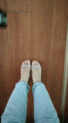 收到就穿上了，挺好的，很稳