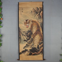 Zhongtang painting Tea room Hanging painting Calligraphy works Brush words wall landscape scroll mounting vertical retro tiger up the mountain
