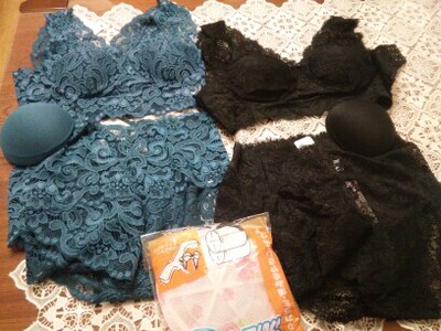 自己拼凑成套买的，很好非常漂亮，比实体店划算，还有赠品。推荐给大家。