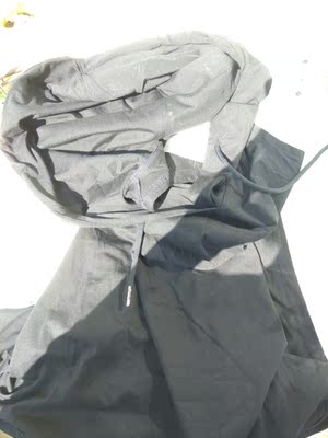 挺好的，面料柔软，下水不褪色，帽子抽绳的末端也结实感觉不会轻易坏。试了一下裙长也合适。160.50表示刚刚好。