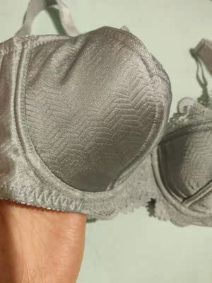 第一次买，很适合大尺寸的。穿起来很舒服，而且前面的平滑的，适合外面穿贴身的衣服，不会有痕迹。