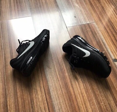 质量很好,尺码标准穿上很合适,很喜欢,发货快,非常满意 质量很好,尺码标准穿上很合适,很喜欢,发货快,非常满意