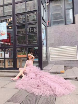 宝贝收到了，穿着舒服，合适，薄厚正好，安全不过敏，防水防汗 一整天都不会掉 撕下来也不会痛，刚开始不太会穿?，按照说明书多次穿戴以后，特别聚胸。效果显著，日常护理也方便，可以反复多次使用，颜色和款式和描述的一样产品超级好的.