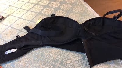 收到货后迫不及待的试穿一下，真的很舒服，不紧绷，也不会掉，聚拢效果非常好，这是我网淘最成功的一次