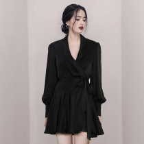 Thai trendy brand socialite temperament small black skirt French retro skirt Black V-neck lace-up design niche dress