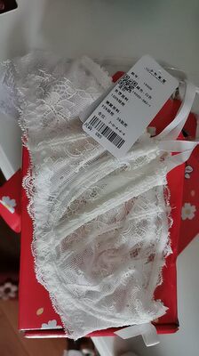 做工很精致,蕾丝试穿了一下也很舒服,非常满意。 做工很精致,蕾丝试穿了一下也很舒服,非常满意。