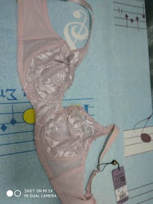 很薄，不是特别集中，是我想要的款，但个人更喜欢WB8615