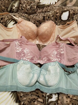 一下子买了三件，比实体店的便宜很多，双十一更实惠，调整效果不错。