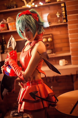 抱枕特别特别可爱！！！简直想一直拿着不撒开，软软的太好玩了！翅膀可以造型的，不买抱枕简直亏了，抱枕是这套的灵魂吧！