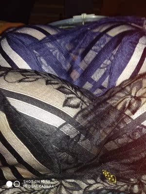 内衣质量棒棒的,穿起来很舒服,面料是很亲肤的面料。建议大家购买哦 内衣质量棒棒的,穿起来很舒服,面料是很亲肤的面料。建议大家购买哦