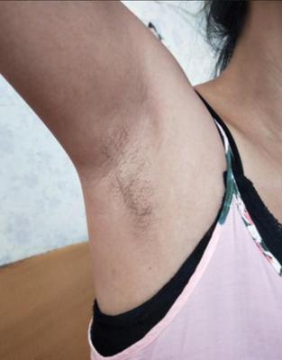 宝贝确实是非常不错的，首先包装很简单，这点个人非常喜欢。然后就是效果，使用时非常清凉，效果很明显，整个过程使用下来，没有出现副作用，很温和，味道还特别清新好闻，效果一下就看出来了，对这款产品特别满意，用刮刮板刮了都没什么感觉，毛毛就脱掉了，脱的过程也没有刺激，也没有难闻的味道，很喜欢