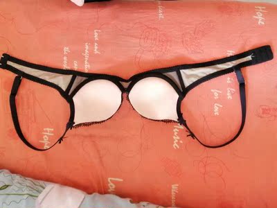 感觉还不错，没有太大的味道，穿着也比较舒服。尝试弯腰和往上舒展身体，感觉还行。就是可能是我隆起不够，略微有点空杯😂  然后这一款也不能垫，不过客服小姐姐说我还有发展空间_(&acute;ཀ`」 &ang;)__     以下为划水：哈哈哈哈哈哈哈哈哈哈哈哈哈哈哈哈哈哈哈哈哈哈哈哈哈哈哈哈哈哈哈哈哈哈哈哈哈哈哈哈哈哈哈哈哈哈哈哈哈哈哈哈哈哈哈哈哈哈哈哈哈哈哈哈哈哈哈哈哈哈哈哈哈哈哈哈哈哈哈哈哈哈哈哈哈哈哈哈哈哈哈哈哈哈哈哈哈哈哈哈哈哈哈哈哈哈哈哈哈哈哈哈哈哈哈哈哈哈哈哈哈哈哈哈哈哈哈哈哈哈哈哈哈哈哈哈哈哈哈哈哈哈哈哈哈哈哈哈哈哈哈哈哈哈哈哈哈哈哈哈哈哈哈哈哈哈哈哈哈哈哈哈哈