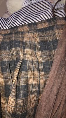 和颜色完全不符合，质量不太好