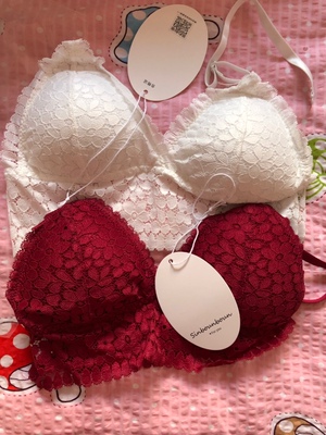 质量挺好的，价格还便宜，就是套头穿时肩带钩容易勾住后背的蕾丝，穿了两次钩了两次