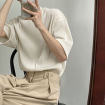 I see pit stripes again. 1 is comfortable. 2nd is fashionable. 3rd is a versatile half-high collar.