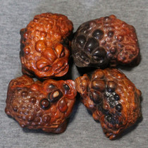 Ancient play miscellaneous wood art Wen playing red wood carvings red and sour branches Three feet golden toad make a fortune and make fun of the best