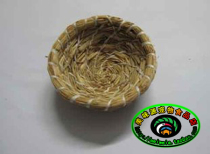 Pure handmade grass choreography hibiscus bird nest white jade bird nest chili red gold silky bird nest exclusive breeding grass nest