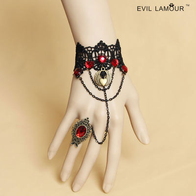 evillamour哥特风吸血鬼爱心手链连戒指一体链原创品牌女饰品_7折现价