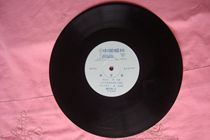 Record player with dance music to make military shoes Happy Water 33 turn Lp vinyl old record nostalgic vintage vintage