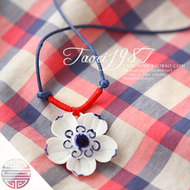 Ceramic 1987 Jingdezhen jewelry blue and white porcelain roll core pendant fashion elegant pinch flower necklace