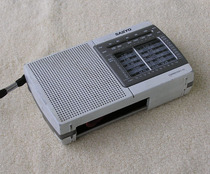 Sanyo BM-100 Radio (problem machine)