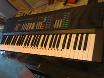 Original Yamaha PSR-32 keyboard