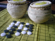 Adult straw boxed Go plastic chess piece standard single-sided convex black white chess set