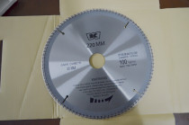 Saw blade 220*2 8*30*100T aluminum cutting special cutting aluminum cutting plastic saw blade door and window equipment accessories factory direct supply
