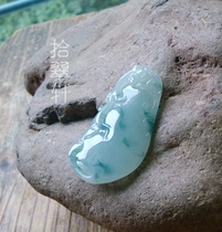 Zhe picked up the glutinous blue jade jade bronze money