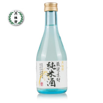 Japan imported Laurel Junmai Carefully selected material Junmai deserted wine Rice wine 300ml