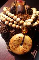 Taihang cliff cypress 108 Buddha beads Hand strung with birds eye tumor flowers safe buckle Wooden fashion necklace Sweater chain pendant