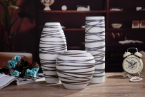 Jingdezhen ceramics European ornaments craft decoration abstract handmade vase three-piece set classical home decoration